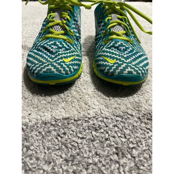 Nike Free Women's Size 8.5 TR Fit 5.0 Athletic Running Shoes Green - Picture 8 of 11